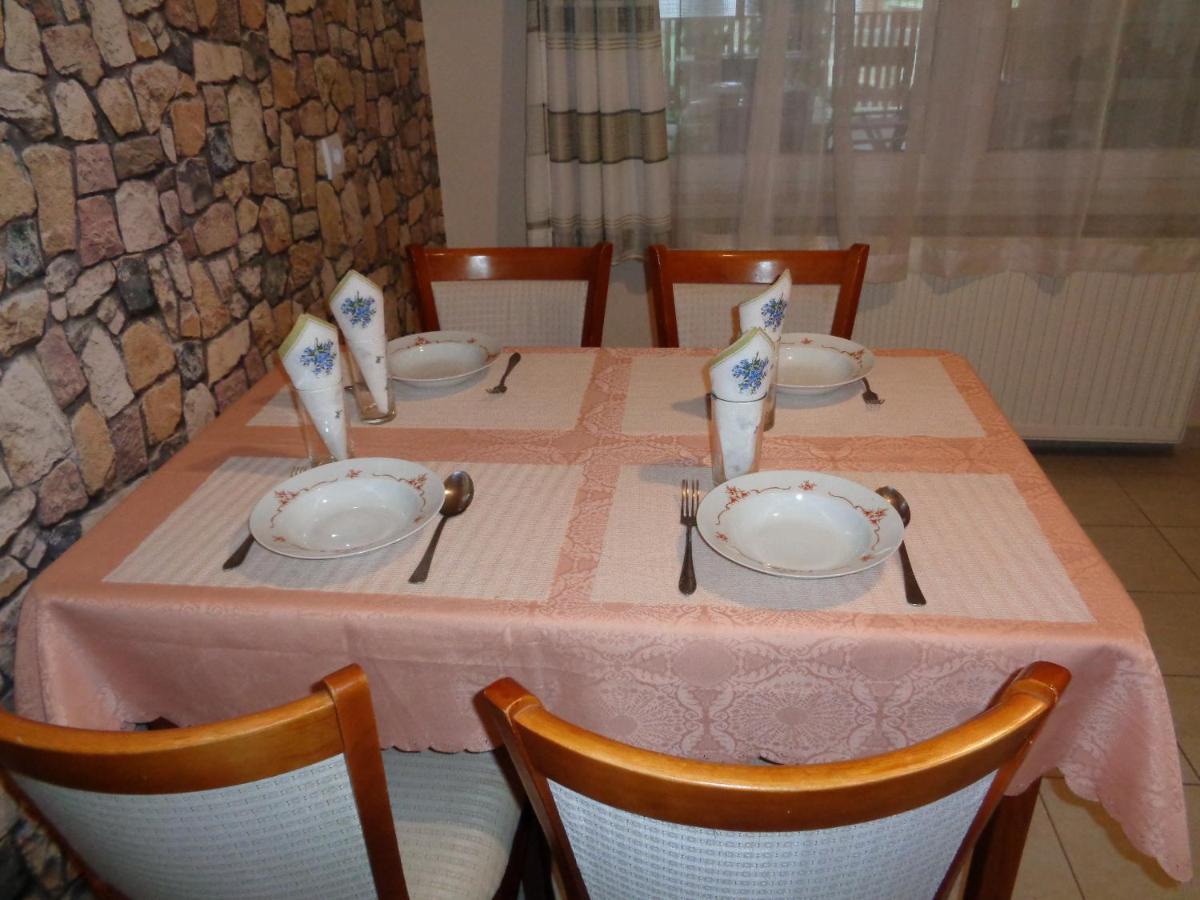 Apartment Irisz *