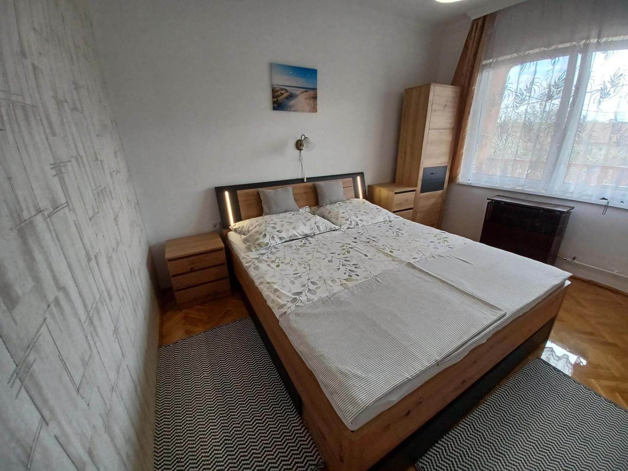 Apartment Irisz *